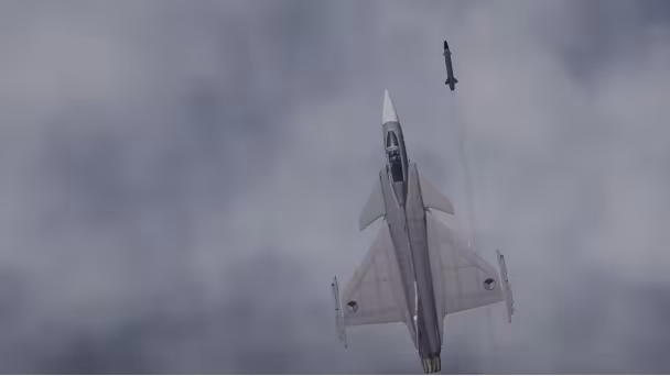 Komunitn&iacute; JAS-39-C Gripen přist&aacute;l na PC